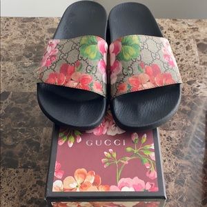Gucci Bloom Slides